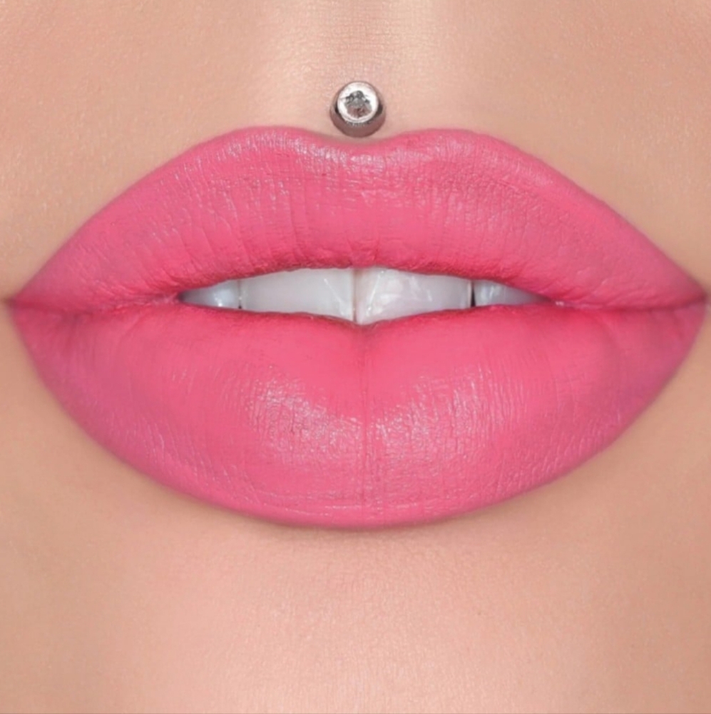 Jeffree Star, Velvet Trap Lipstick in 'Cult Of Roses'. NIB NWT 💕💋😘
